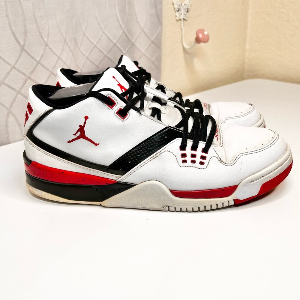 Jordan Men’s Flight 23 Basketball Sneakers White Red Size 11.5